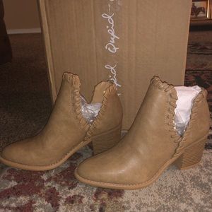 Qupid light brown booties.